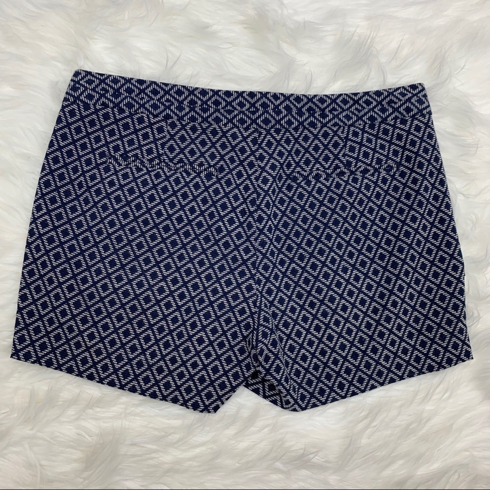 Banana Republic Hampton Fit Shorts 6 - Picture 3 of 5